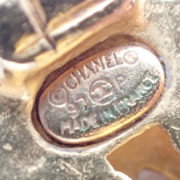 CHANEL CC Logo Heart Button Earrings 97 P Clip-On Gold-Plated Vintage 81RF573 - Picture 8 of 9